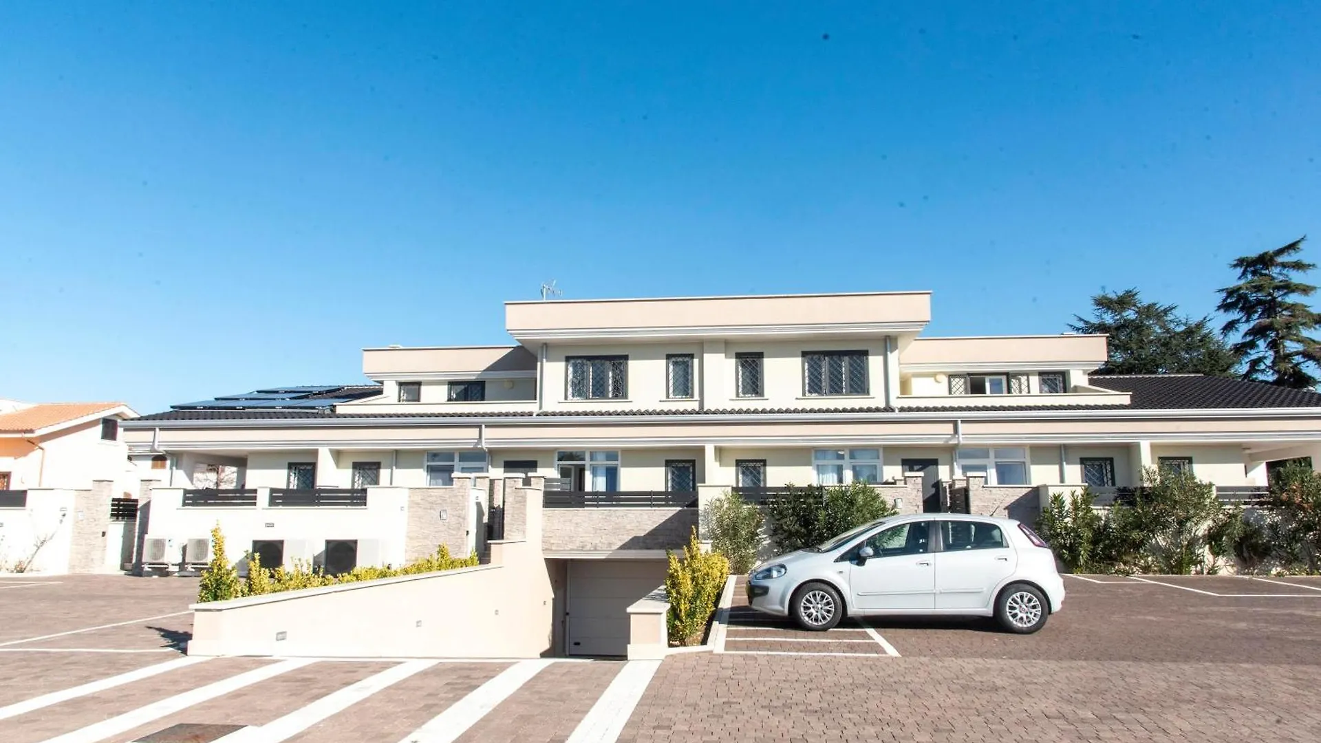 Kamchu Residence - Via Dei Laghi: Apt #R2 Ciampino Italy