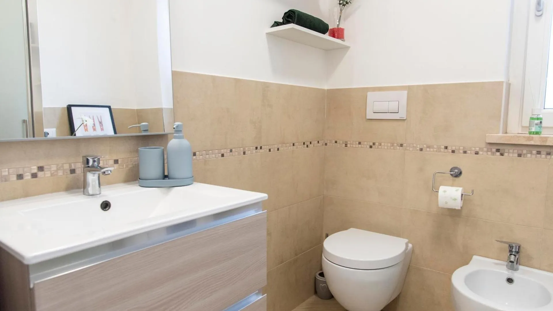 Kamchu Residence - Via Dei Laghi: Apt #R2 Ciampino Italy